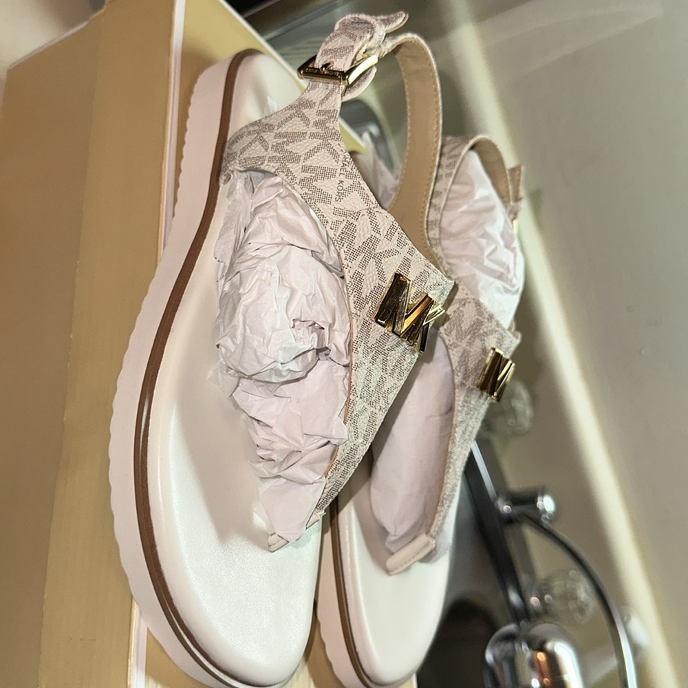 MICHAEL KORS JILLY FLAT SANDAL 7M - Picture 5 of 12